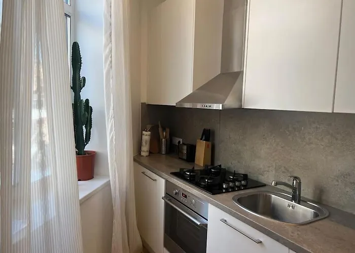 Bright Cozy In Quiet Center * Riga